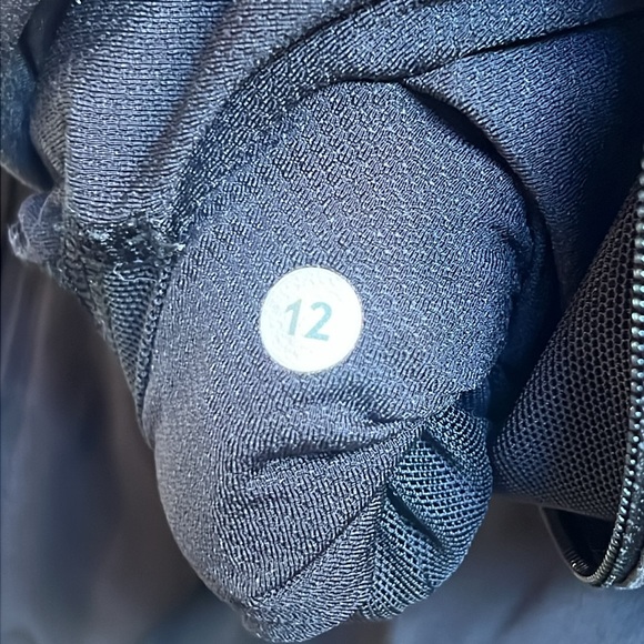 Lululemon Gather And Sprint Running Windbreaker Rain Jacket: Black Size 12 - Picture 13 of 16